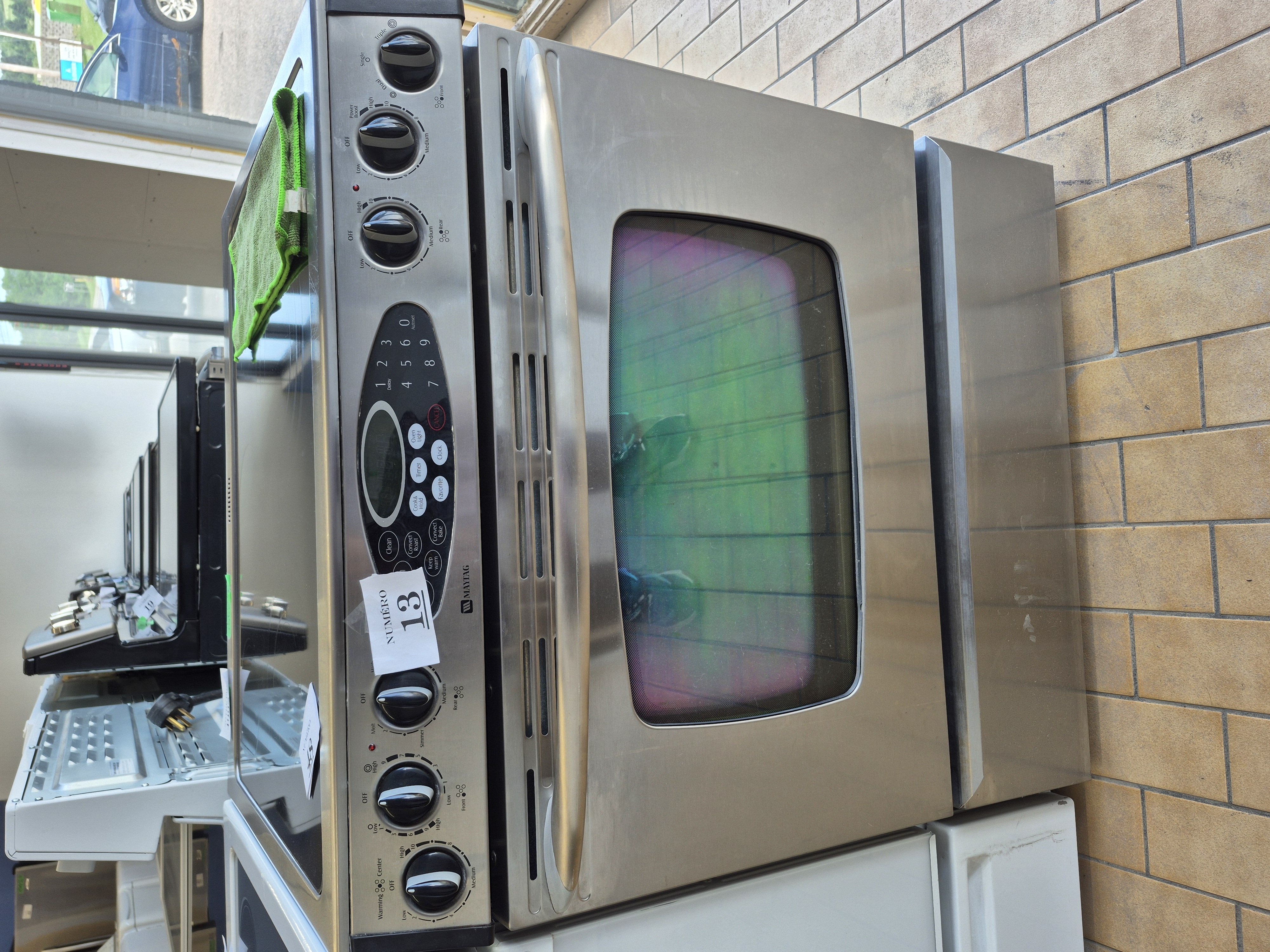 #13 CUISINIERE SANS TETE MAYTAG