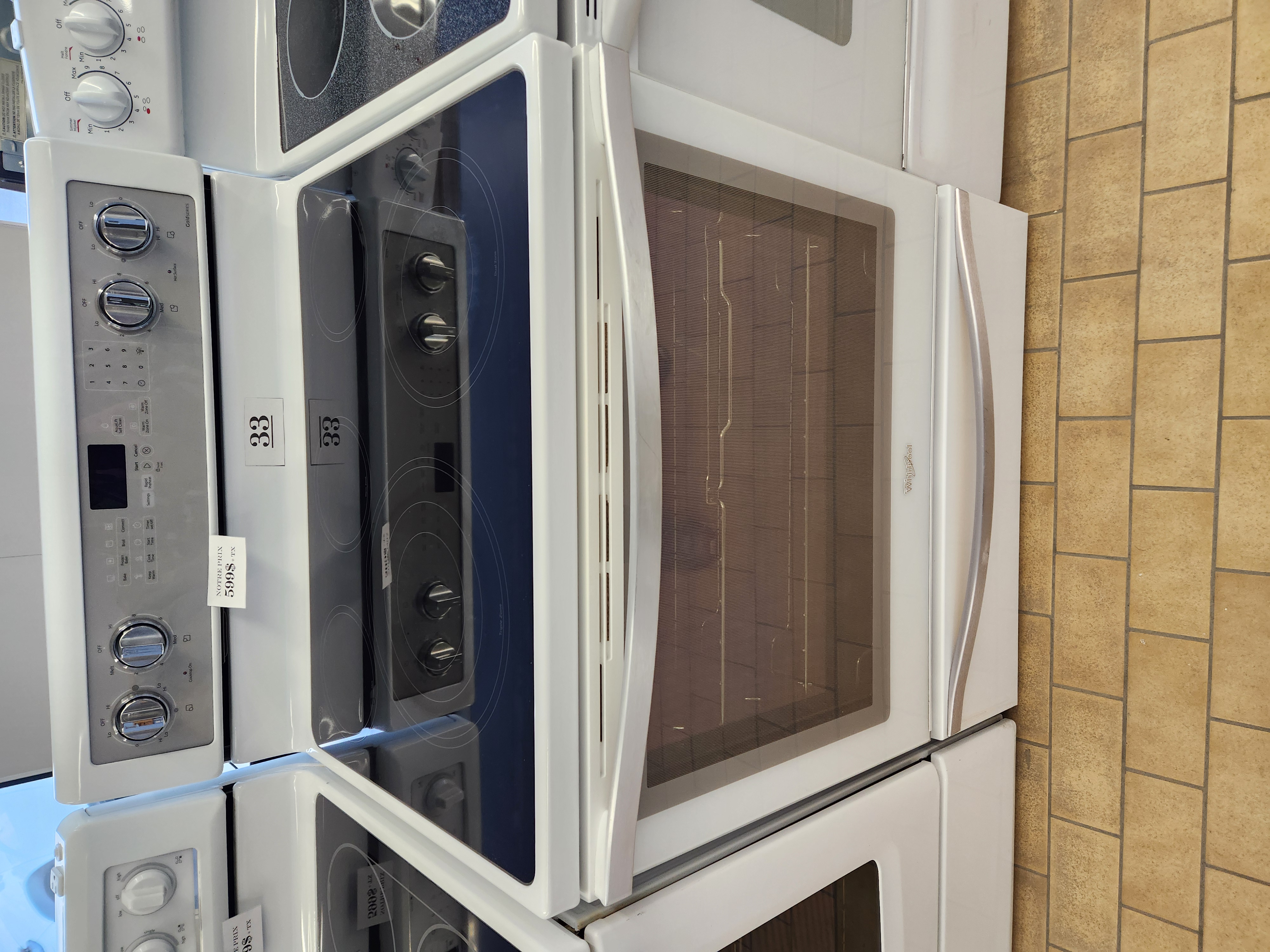 33-CUISINIERE VITROCERAMIQUE