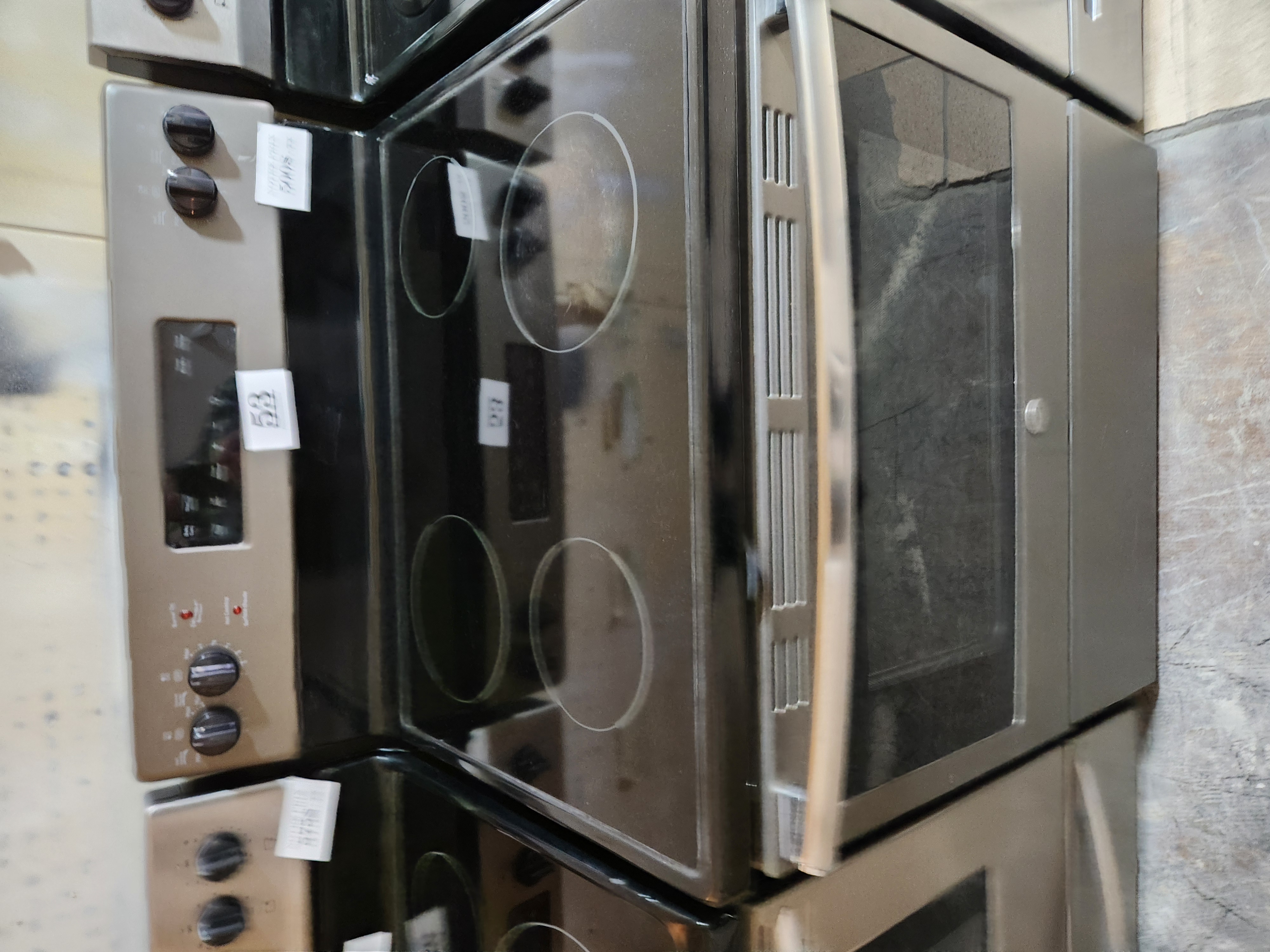 53- CUISINIERE BLACK STAINLESS