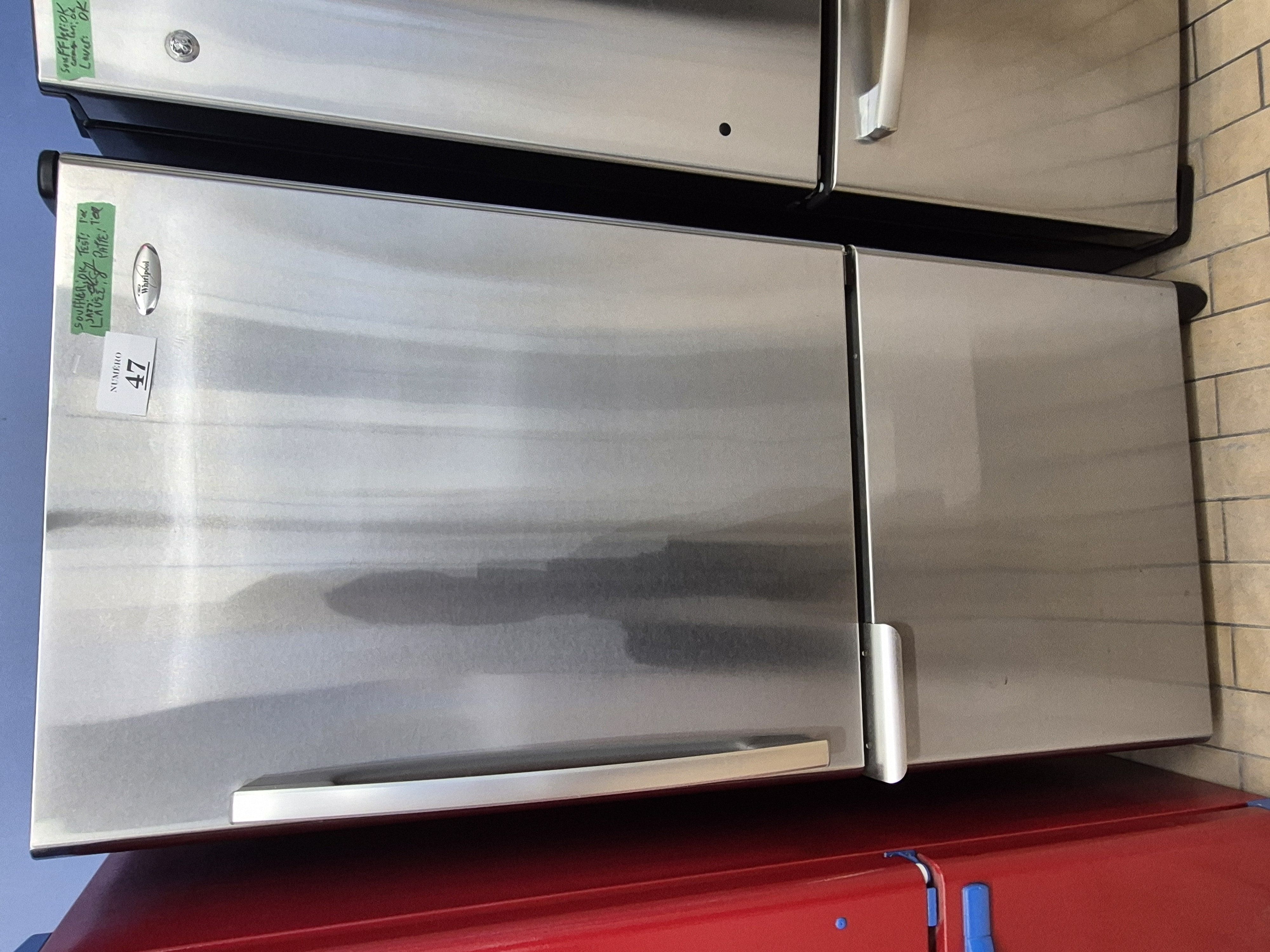 #42 Réfrigérateur stainless congelateur en bas