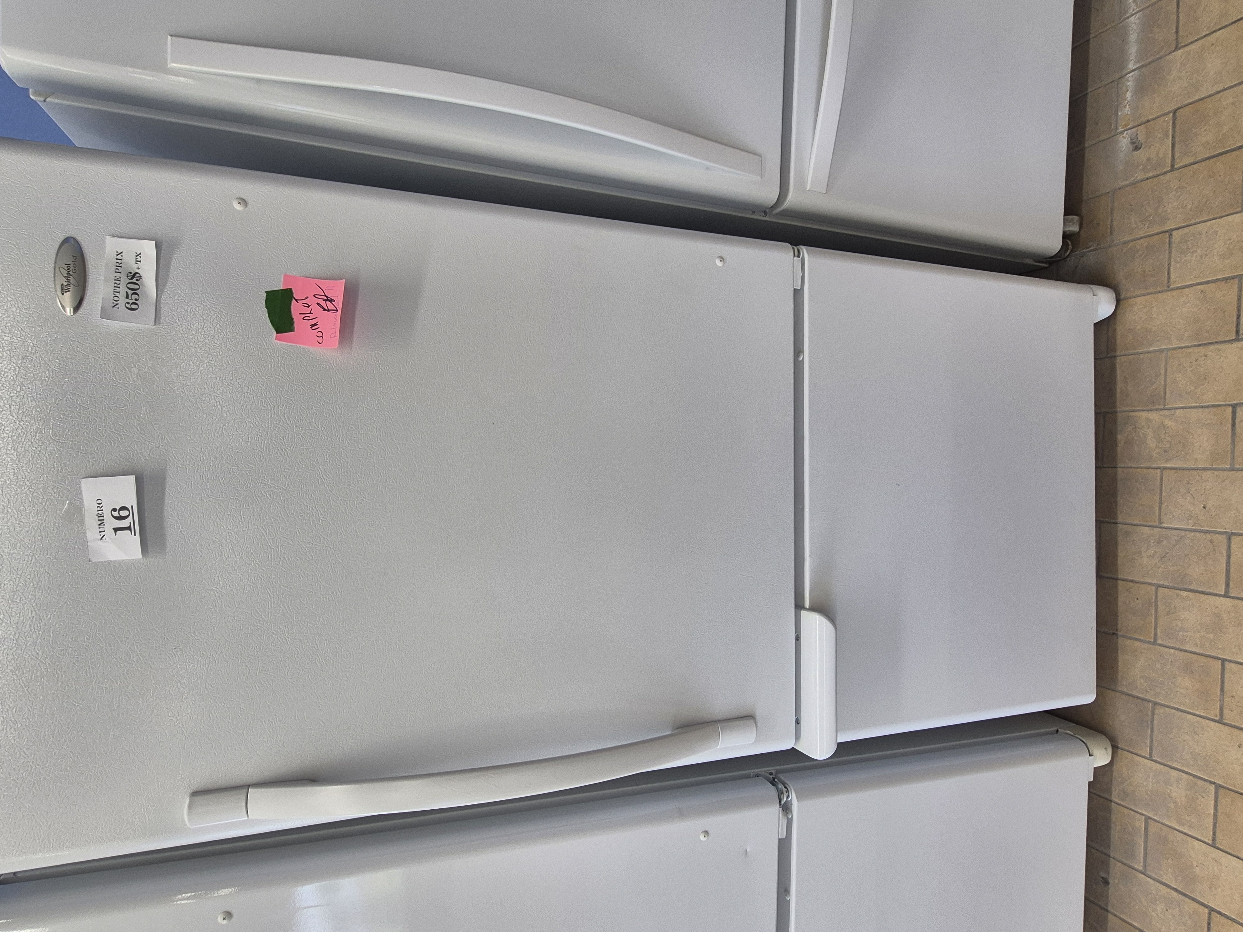 16   refrigerateur congelateur en bas