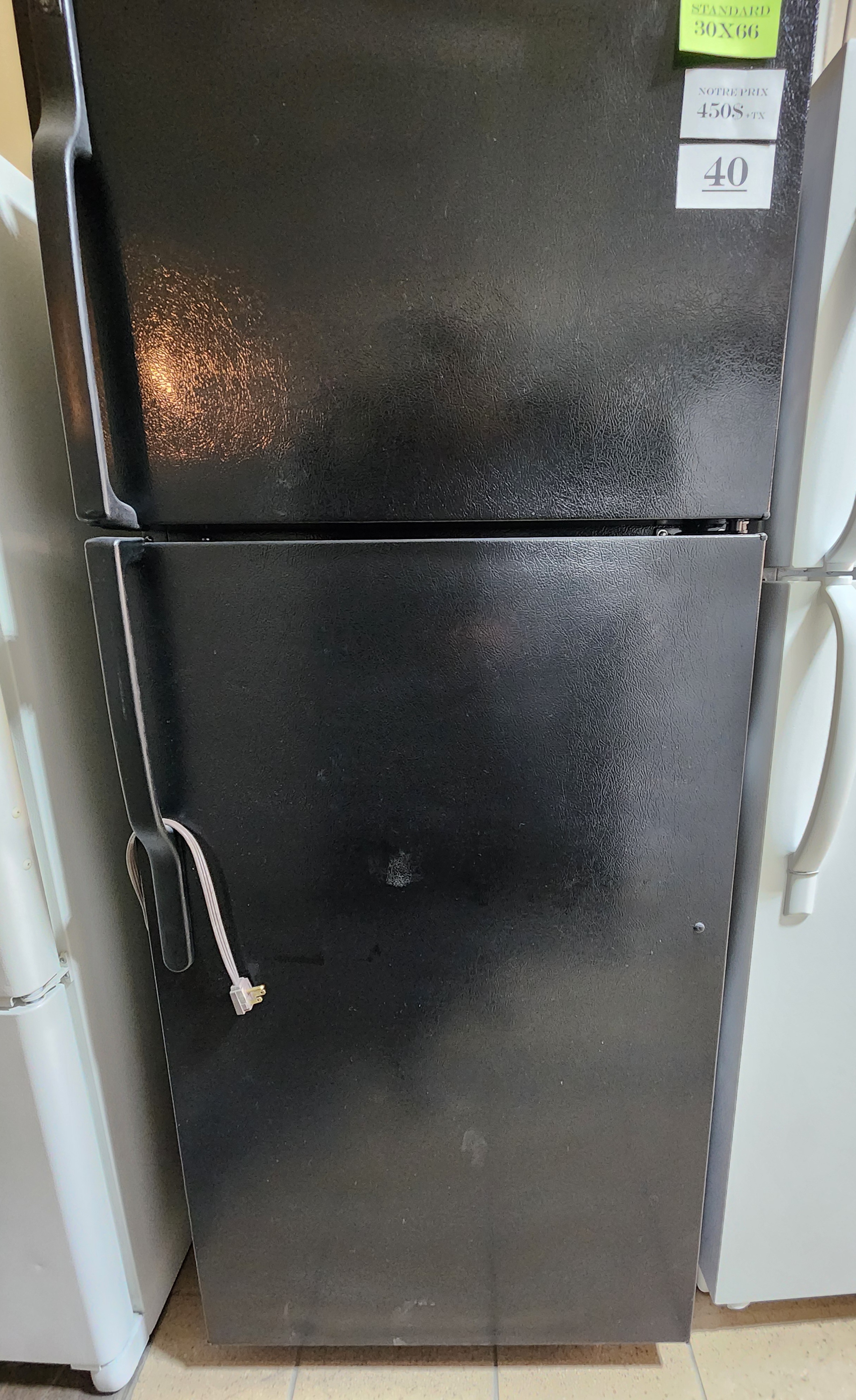 40-REFRIGERATEUR CONGELATEUR EN HAUT NOIR