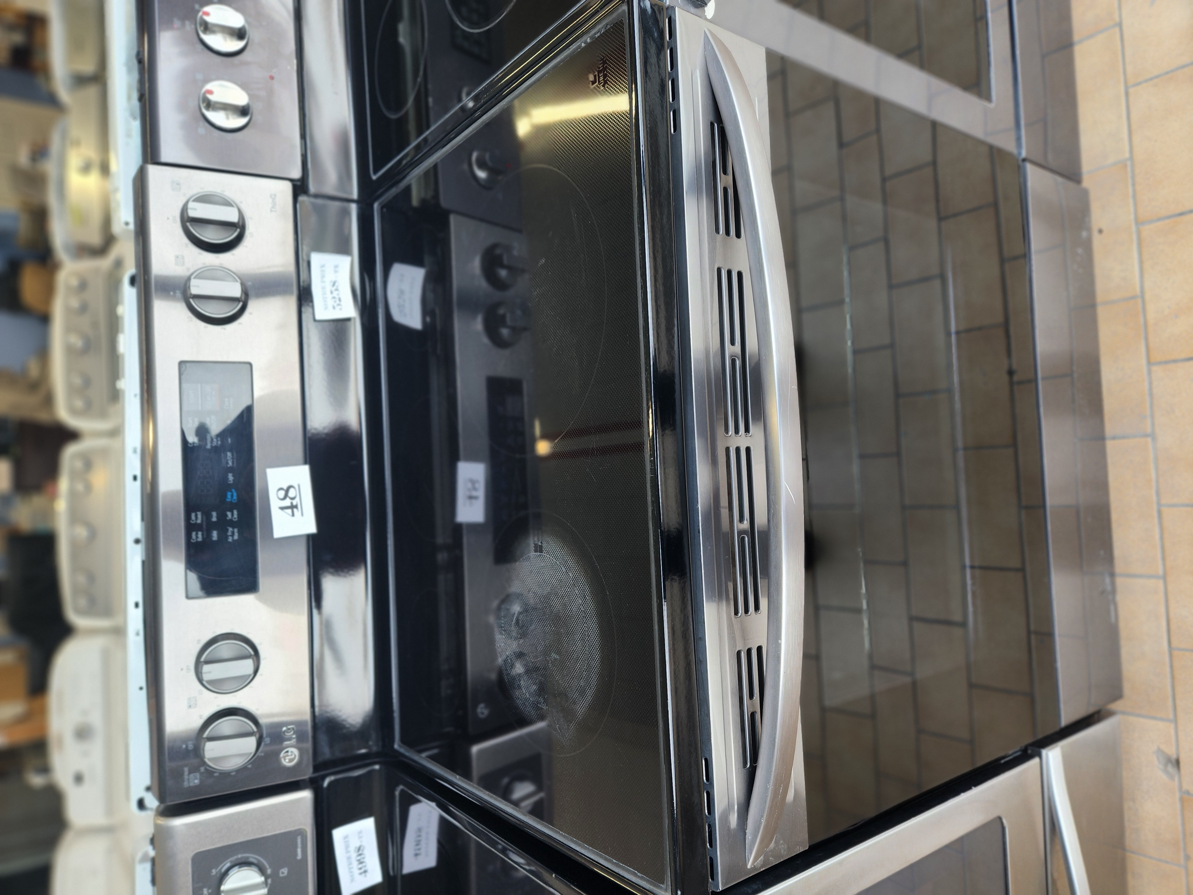 48- CUISINIERE VITROCERAMIQUE